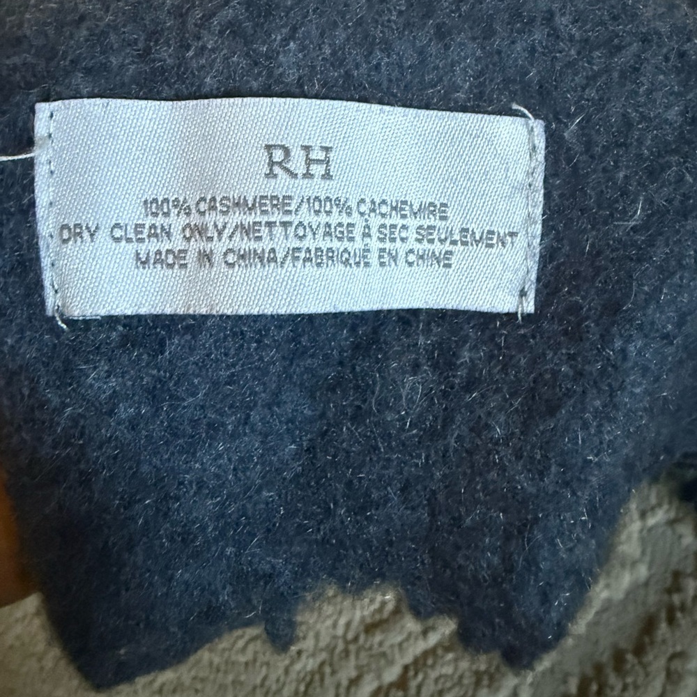 Restoration Hardware 100% CASHMERE Throw Blue fringe - Picture 3 of 9